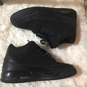 Black jordan sneakers retro 3’s